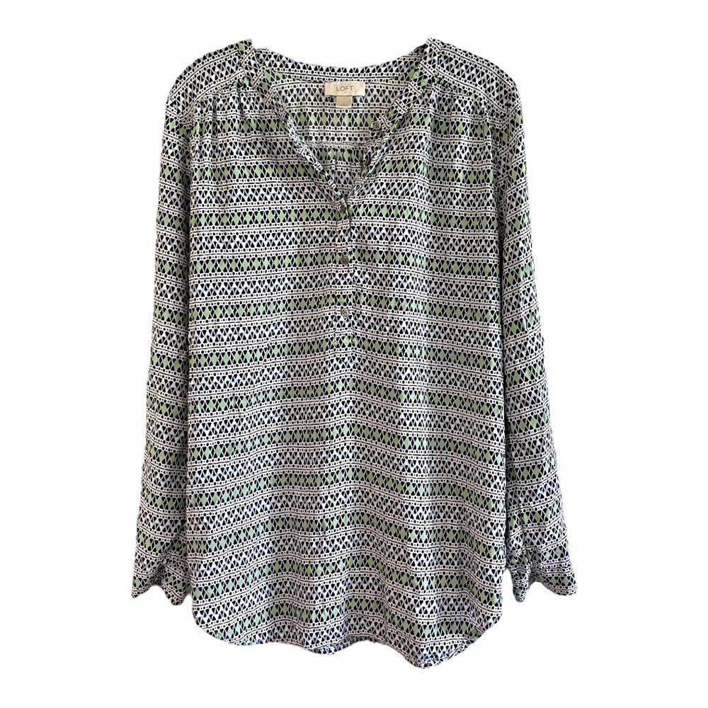LOFT, WOMENS, LONG SHIRTTAIL TOP. 5 BUTTON PLACKET CLOSURE. LONG SLEEVE. SIZE L
